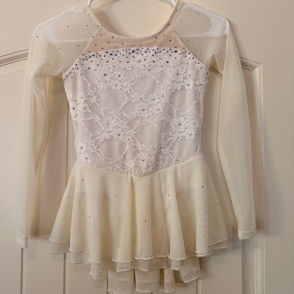 chinese dress ladies Amazon.com: LIUHUO Figure Skating Dress White Lace Finger Sleeve Girl  Competition Performance : Clothing, Shoes & Jewelry